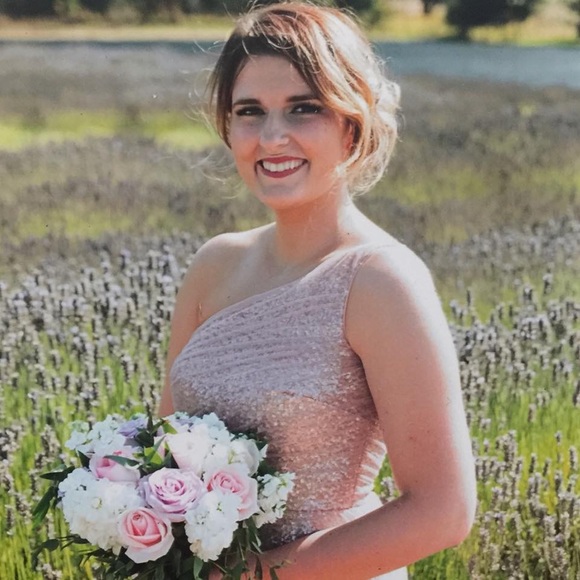 Meet your Posher, Aubrie - Picture 1 of 1